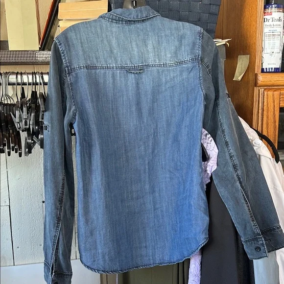 Bella Dahl 2 toned denim Shirt XS - Picture 5 of 5